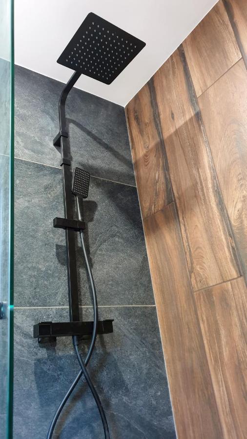 Gary Suite - Studio Cosy, Spa Et Jardin Privatif A 4 Min De Cambrai Awoingt Buitenkant foto