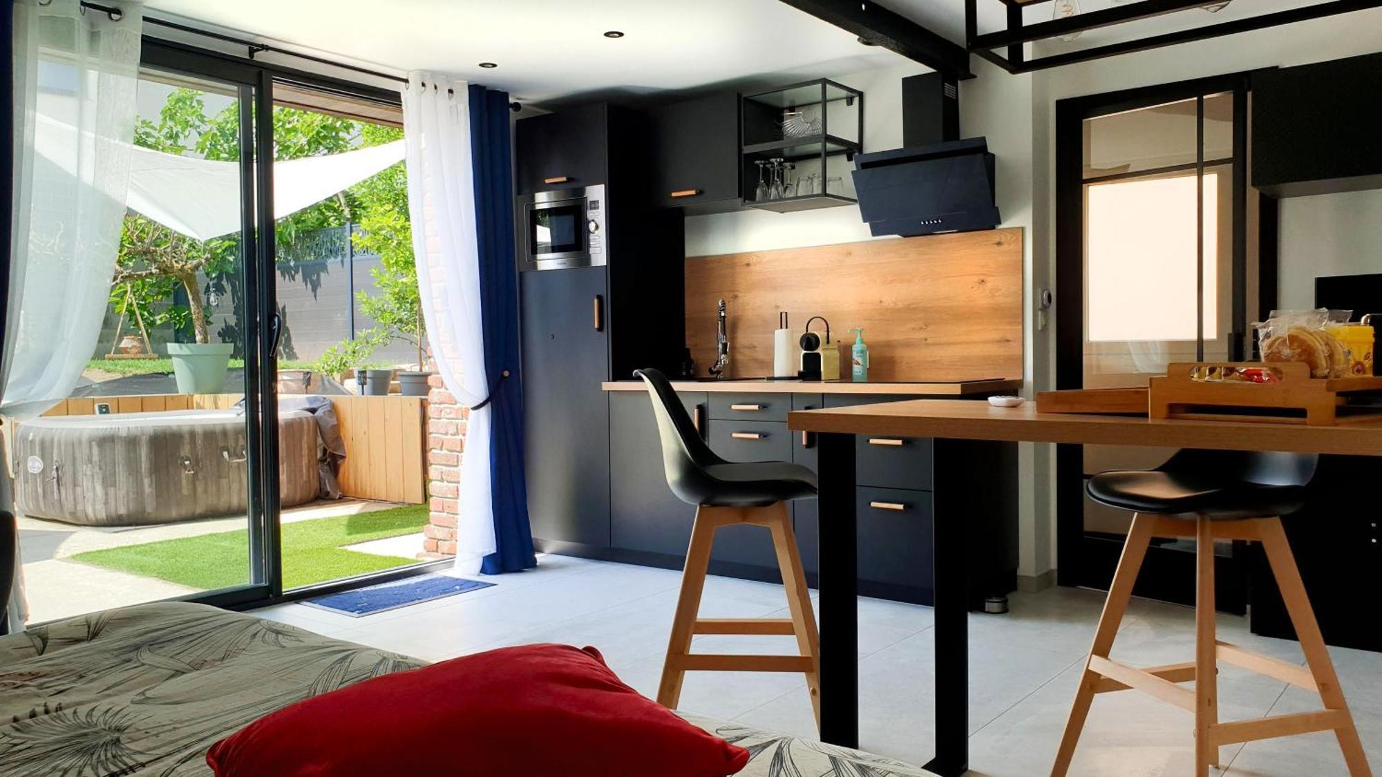 Gary Suite - Studio Cosy, Spa Et Jardin Privatif A 4 Min De Cambrai Awoingt Buitenkant foto