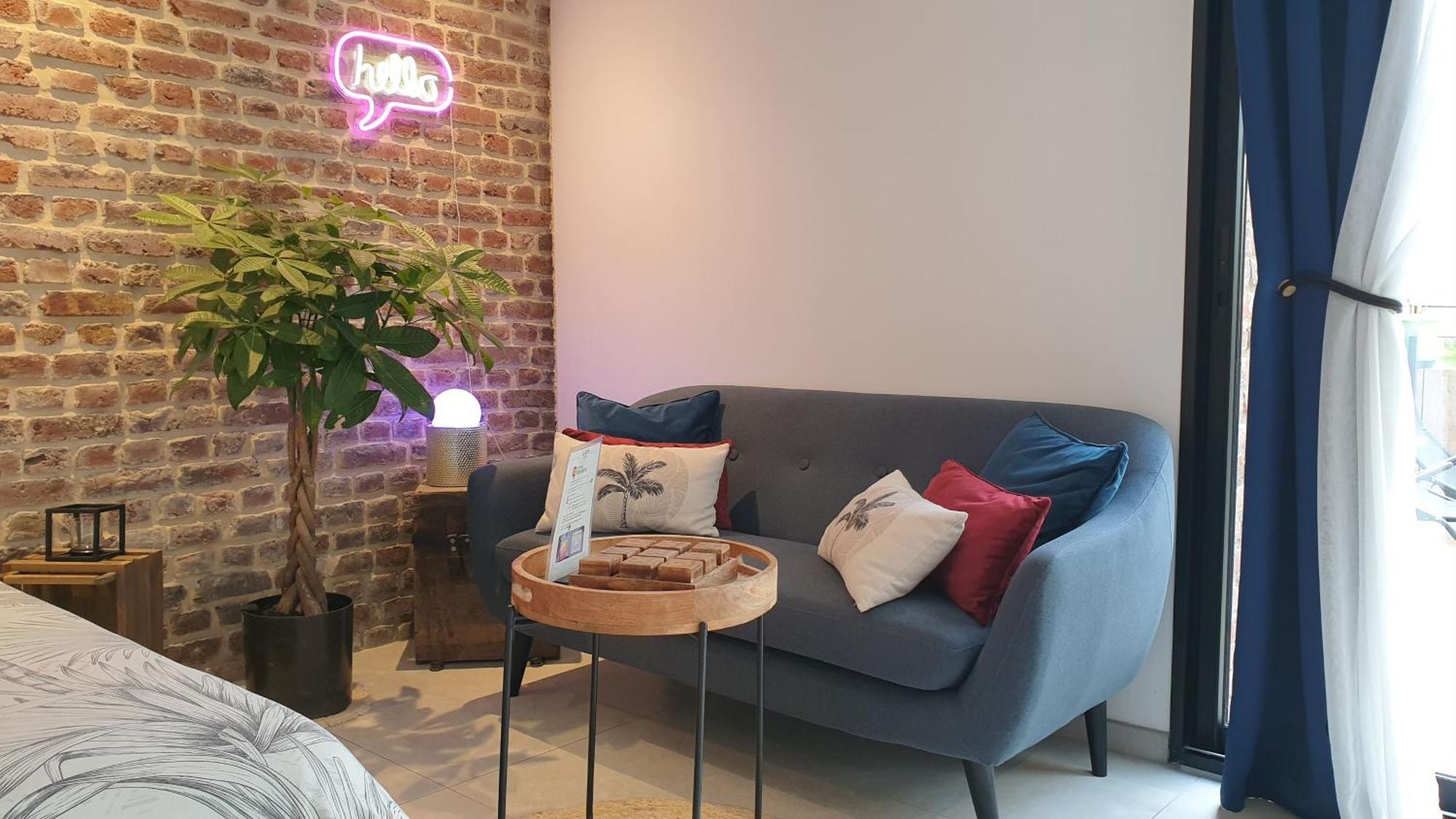 Gary Suite - Studio Cosy, Spa Et Jardin Privatif A 4 Min De Cambrai Awoingt Buitenkant foto